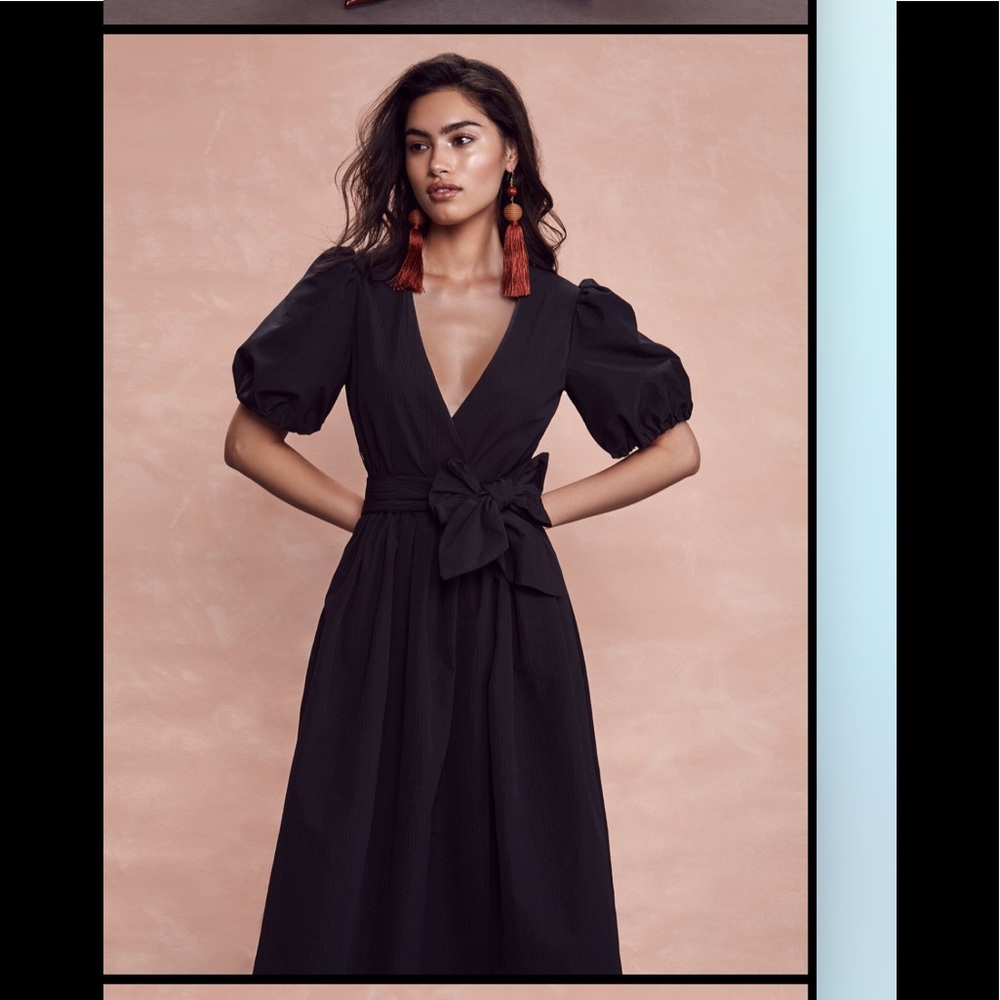 Amber Sakai Black Dress Short Sleeve V Neck NWT Size US 8